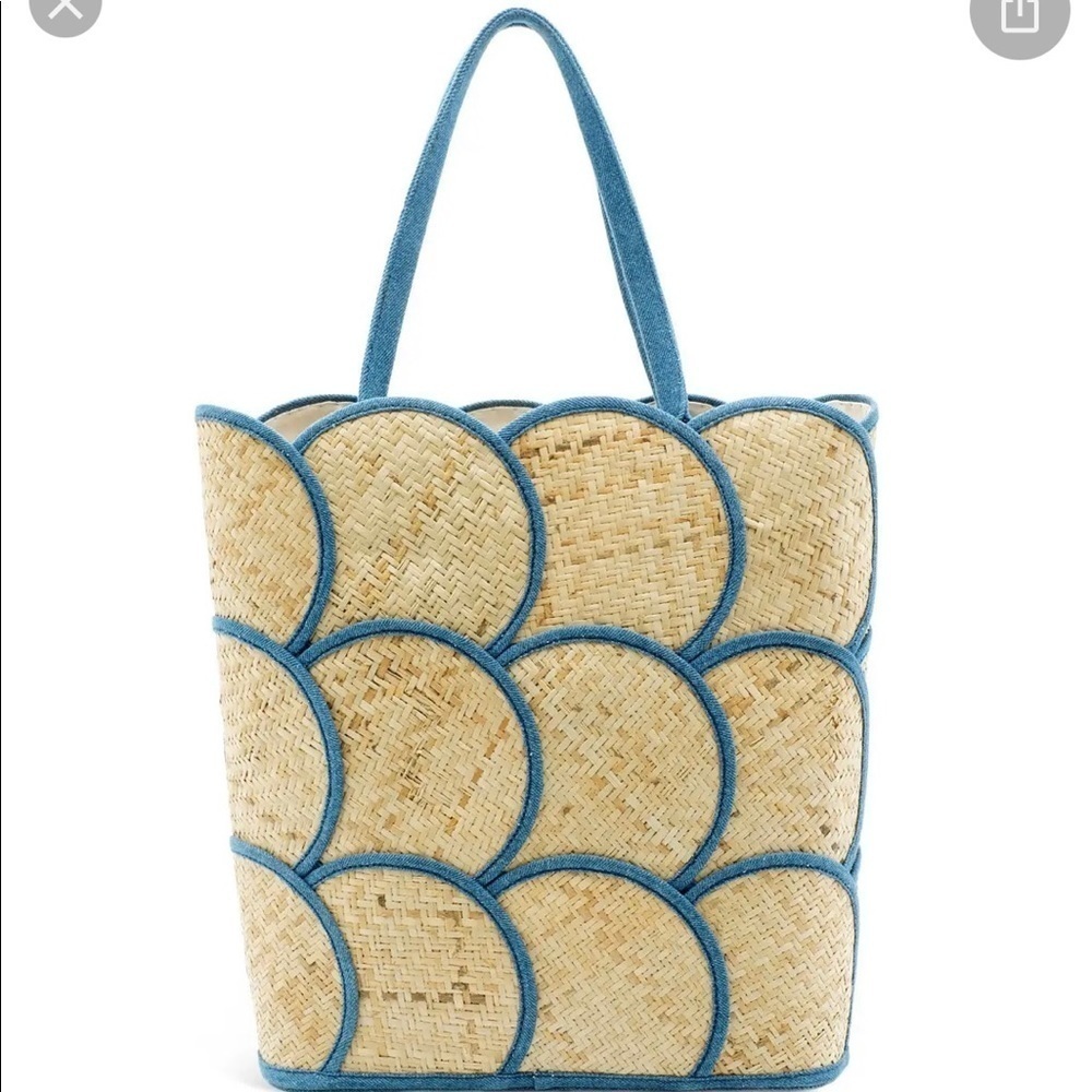 Poolside Scallop Straw Wicker Beach Tote
